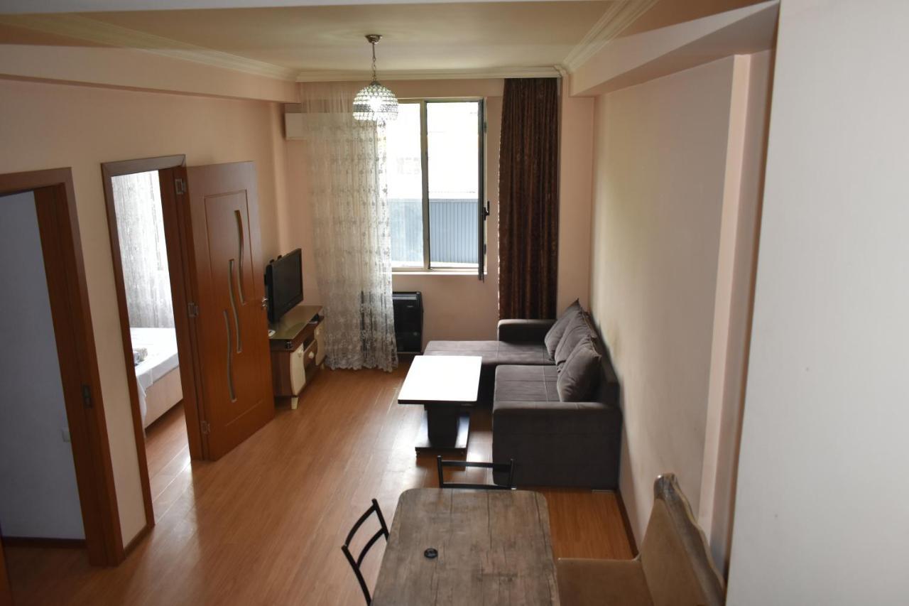 Ucha'S Apartment Батумі Екстер'єр фото