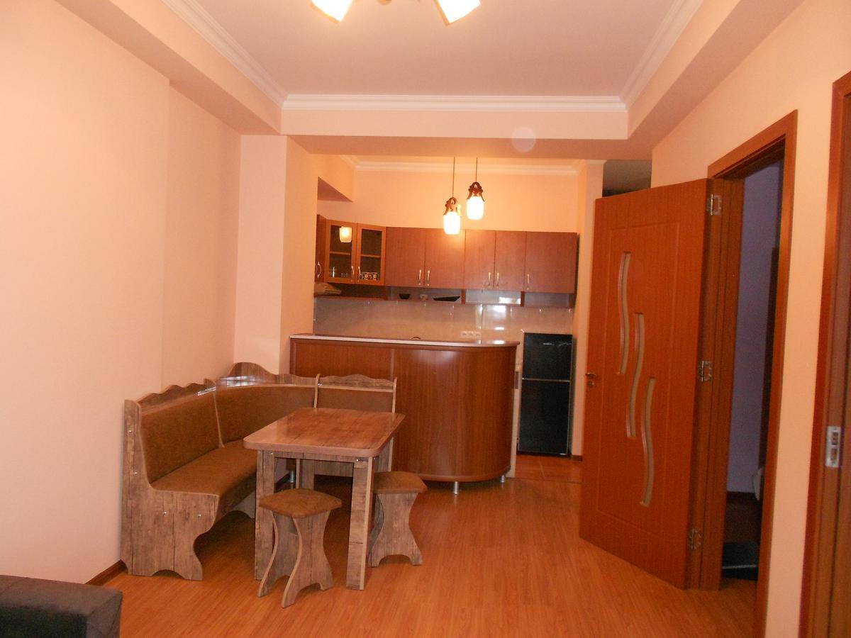 Ucha'S Apartment Батумі Екстер'єр фото