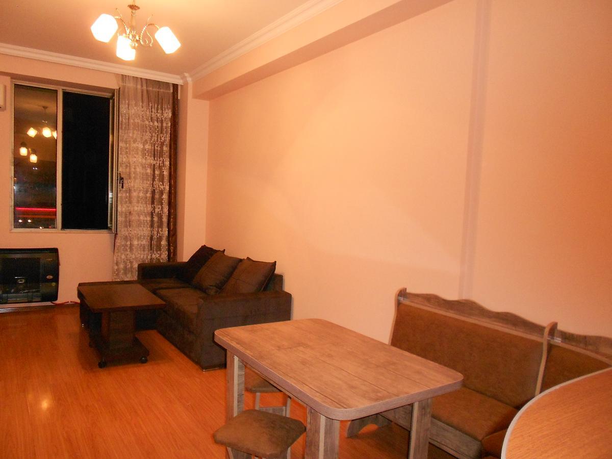 Ucha'S Apartment Батумі Екстер'єр фото