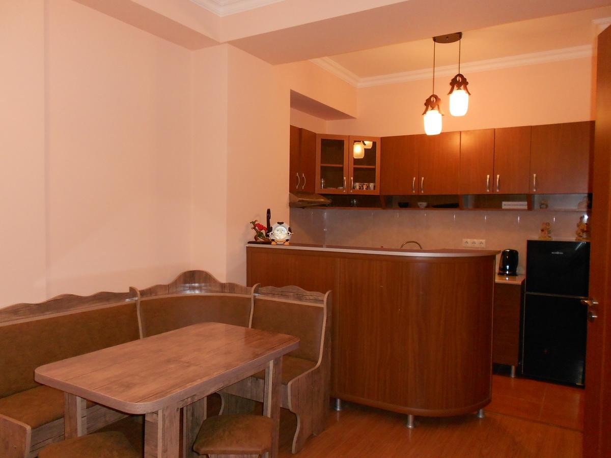 Ucha'S Apartment Батумі Екстер'єр фото